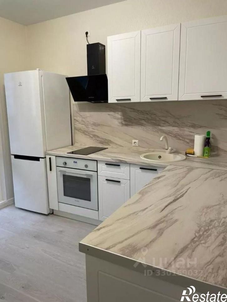 2-комн квартира улица Рашида Нежметдинова, 11 к3,  д. 11 к3