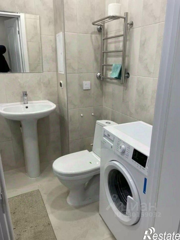 2-комн квартира улица Рашида Нежметдинова, 11 к3,  д. 11 к3