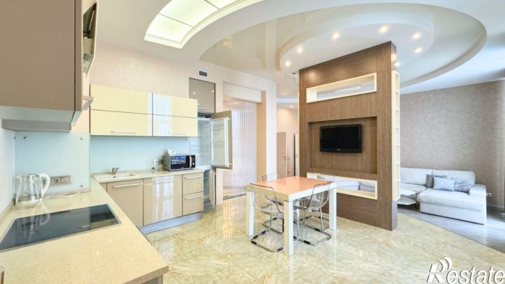 2-комн квартира улица Касаткина, 11А,  д. 11А
