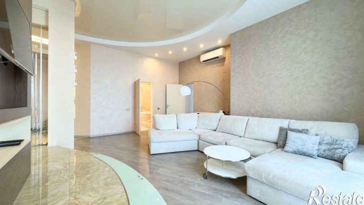 2-комн квартира улица Касаткина, 11А,  д. 11А