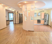 3-комн, 106кв м, этаж 2/9 ул. Гвардейская д.16б