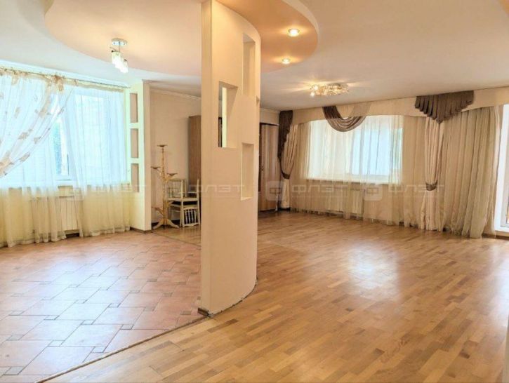 3-комн квартира ул. Гвардейская д.16б