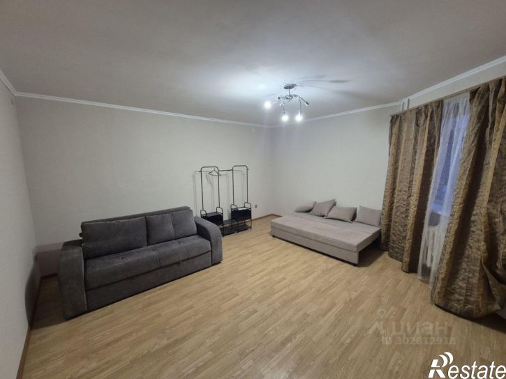 1-комн квартира улица Космонавтов, 42А,  д. 42А