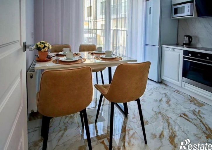 2-комн квартира Тукая пл, 90,  д. 90