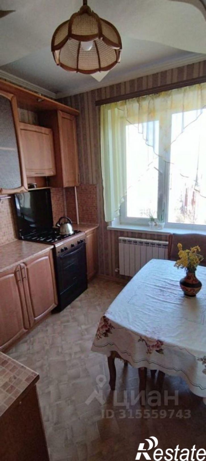 2-комн квартира пр-кт Победы, 172,  д. 172