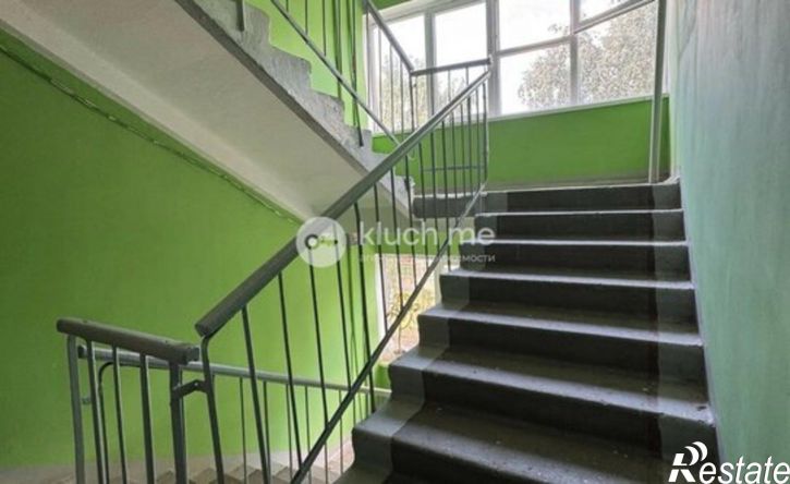 2-комн квартира ул Рихарда Зорге, 12,  д. 12