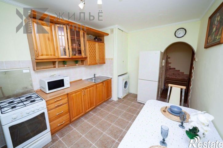 3-комн квартира улица Юлиуса Фучика, 83,  д. 83