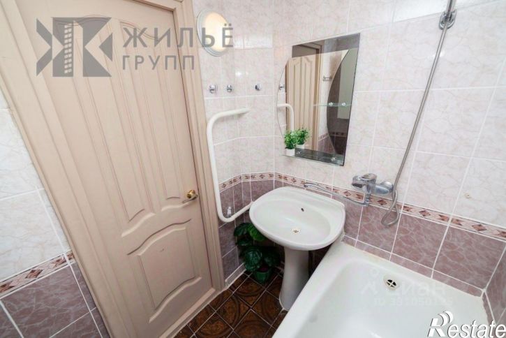 3-комн квартира улица Юлиуса Фучика, 83,  д. 83