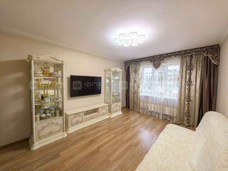 3-комн квартира пр. Победы, дом 76