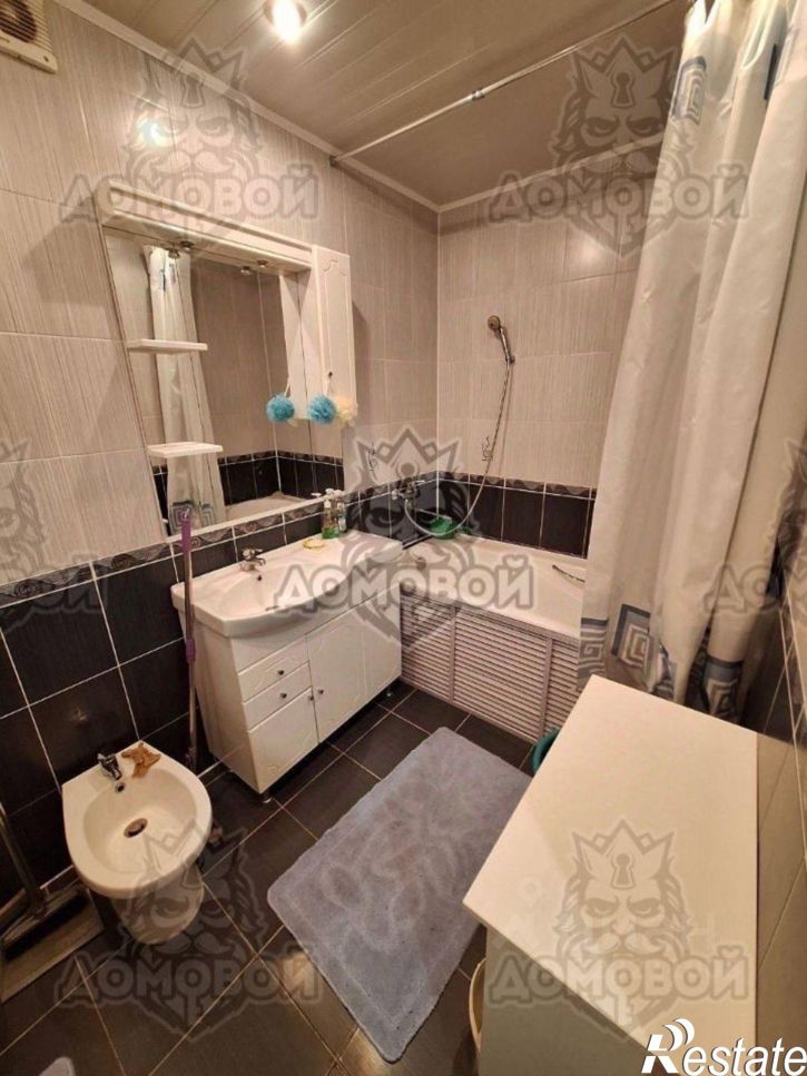 2-комн квартира улица Соловецких юнг, 1,  д. 1