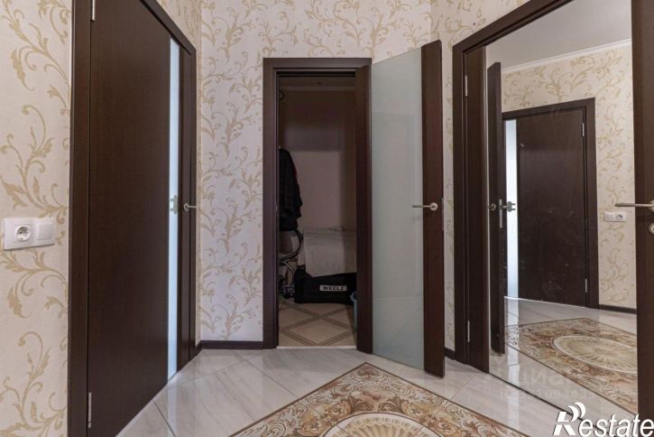 3-комн квартира улица Япеева, 10,  д. 10
