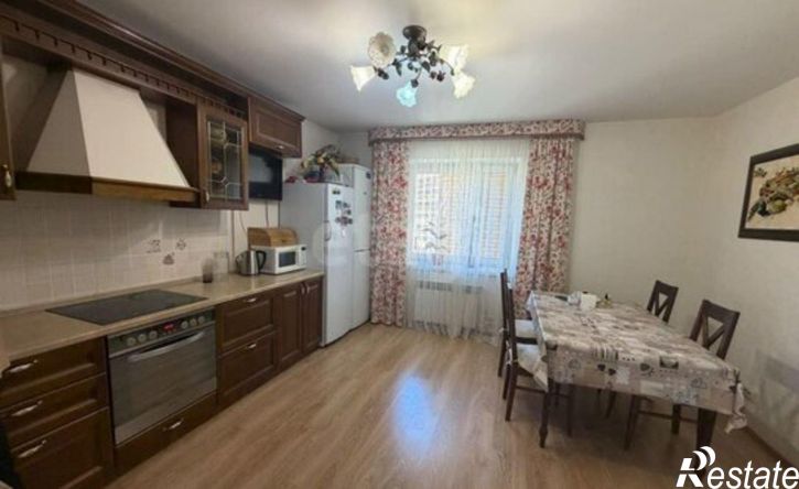 3-комн квартира ул Крутая, 2,  д. 2