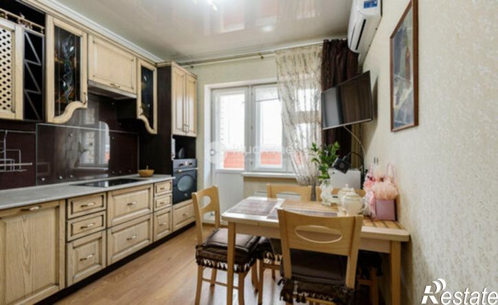 2-комн квартира улица Адоратского, 4,  д. 4