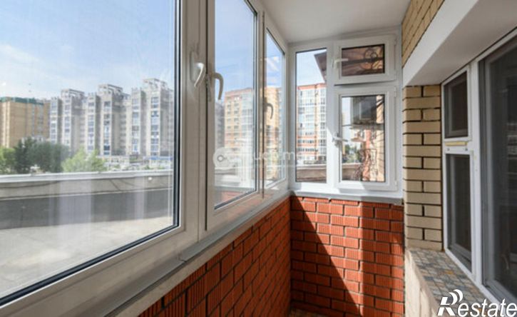2-комн квартира улица Адоратского, 4,  д. 4