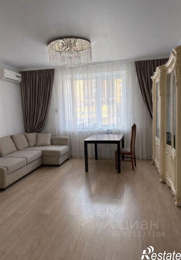 2-комн квартира Чистопольская улица, 64,  д. 64