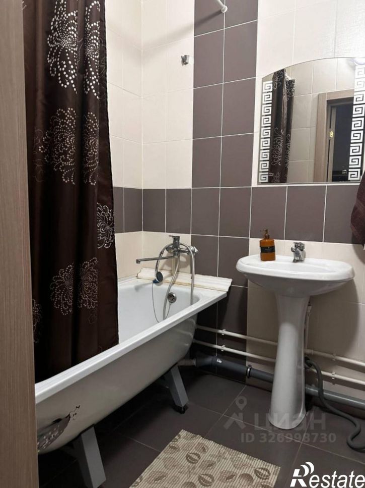 1-комн квартира улица Рауиса Гареева, 102 к2,  д. 102 к2