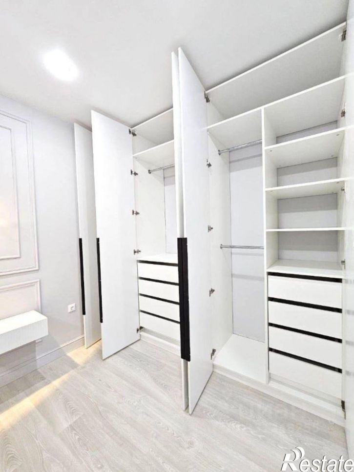 2-комн квартира улица Адоратского, 1Б,  д. 1Б