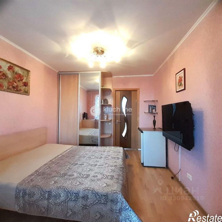 3-комн квартира ул Адоратского, 27,  д. 27