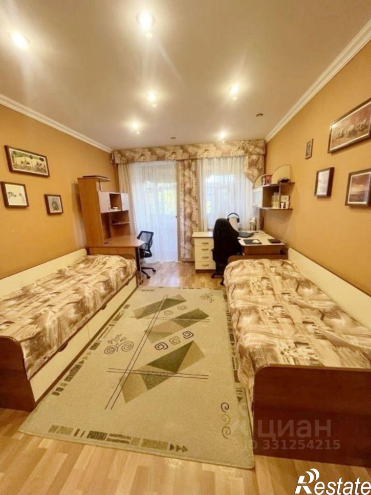 3-комн квартира улица Мира, 27/52,  д. 27/52