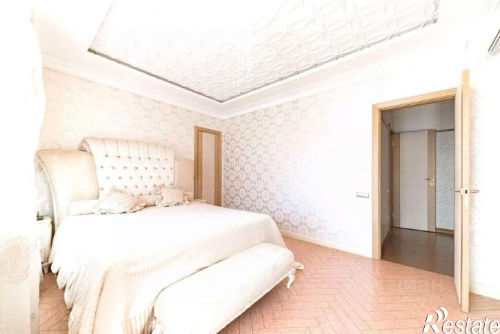 4-комн квартира ул Касаткина, 20а,  д. 20а