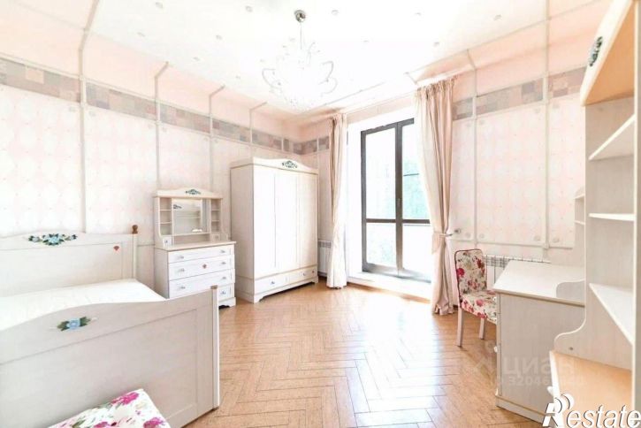 4-комн квартира ул Касаткина, 20а,  д. 20а
