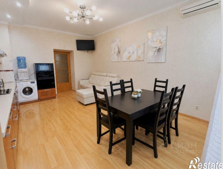 3-комн квартира ул Адоратского, 1,  д. 1