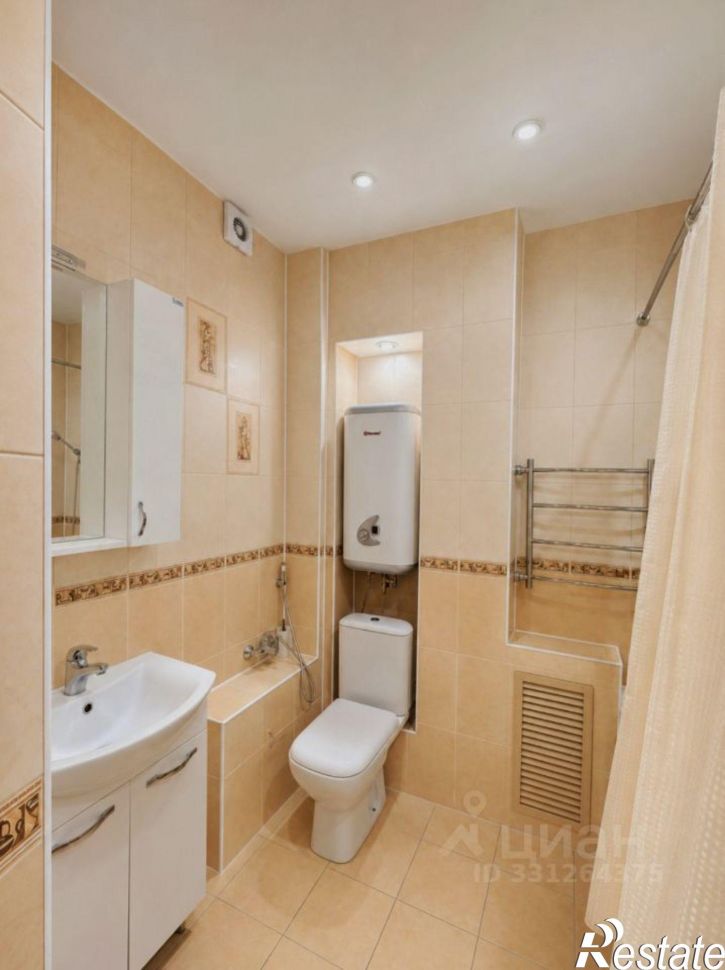 3-комн квартира ул Адоратского, 1,  д. 1