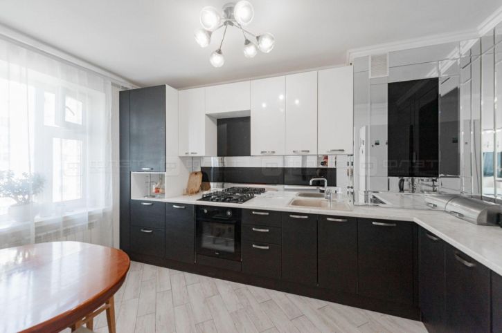 4-комн квартира ул. Четаева, дом 51