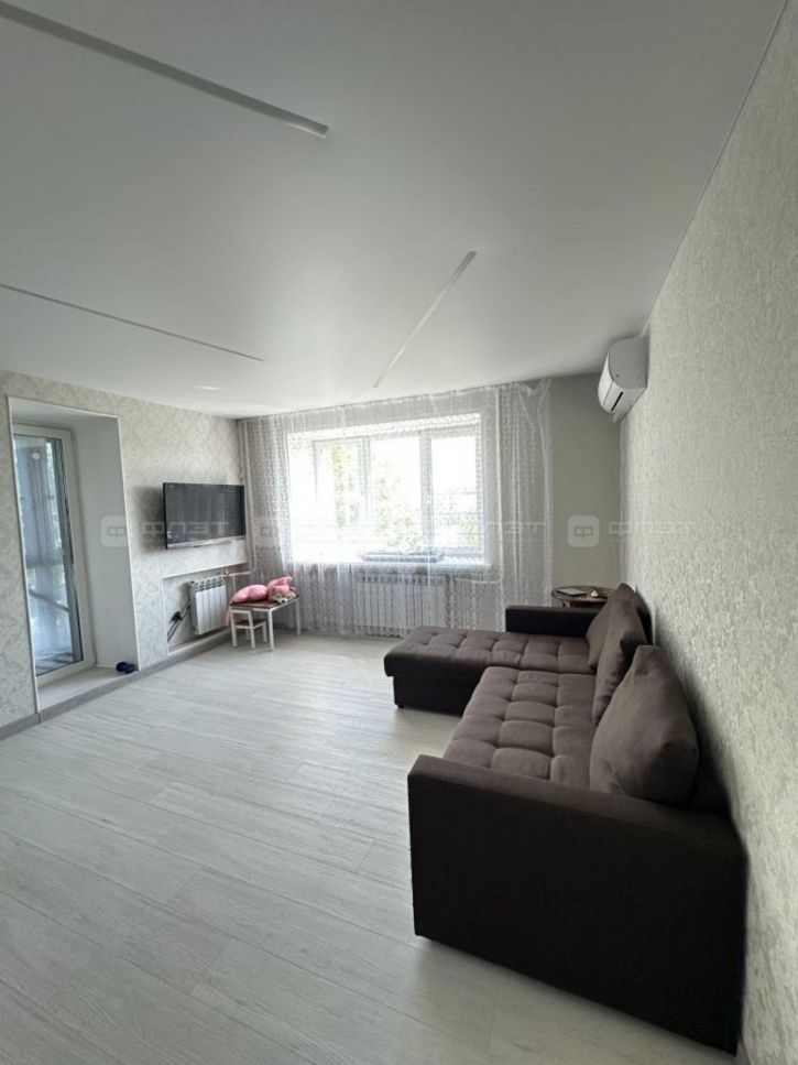 3-комн квартира ул. Короленко, дом 53