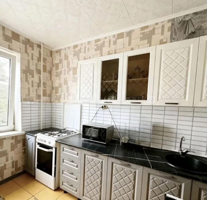 3-комн квартира ул. Серова, дом 12