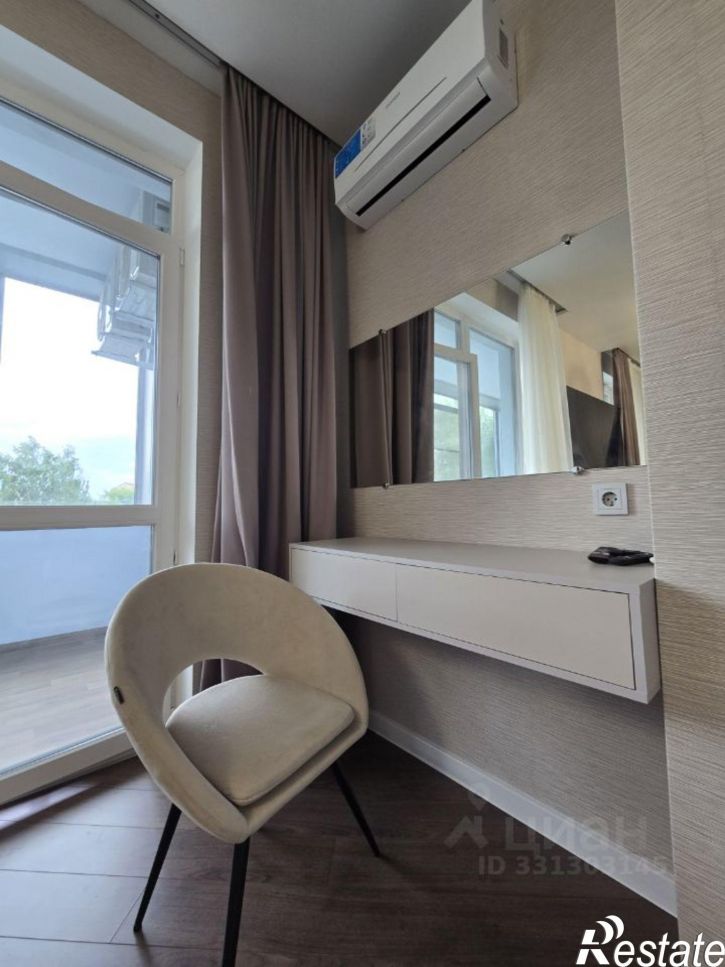 4-комн квартира Оренбургский тракт, 8Д,  д. 8Д