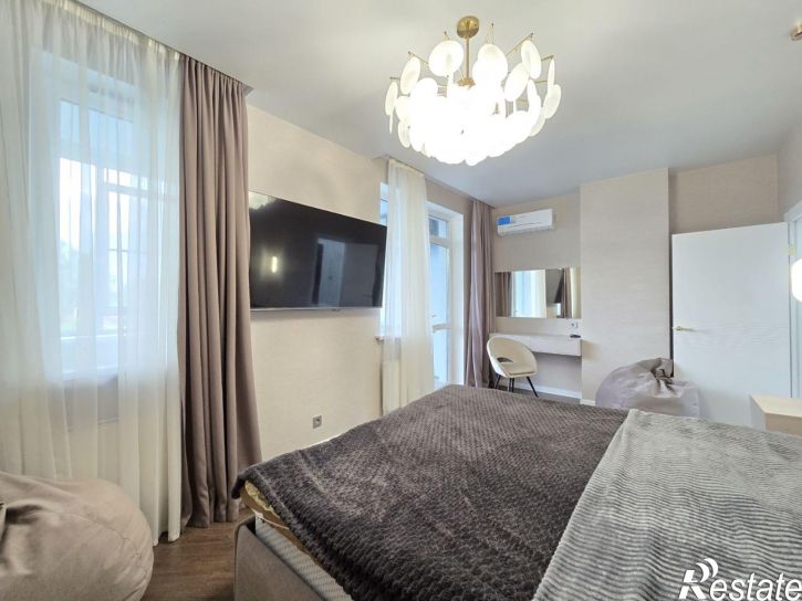 4-комн квартира Оренбургский тракт, 8Д,  д. 8Д