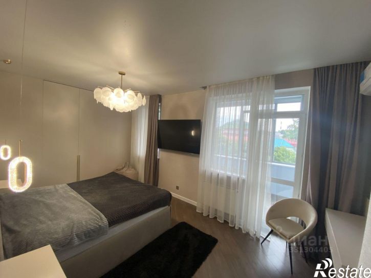 4-комн квартира Оренбургский тракт, 8Д,  д. 8Д