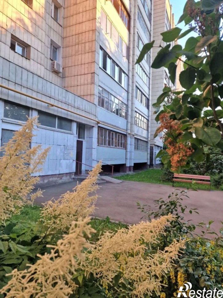 2-комн квартира улица Столярова, 15,  д. 15