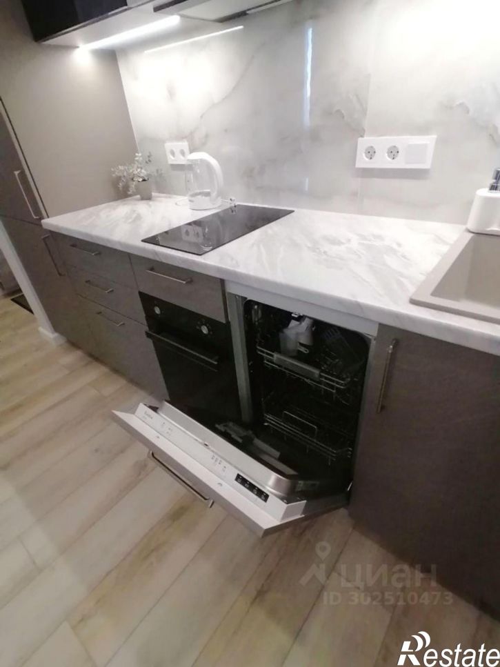 1-комн квартира улица Рашида Нежметдинова, 11 к4,  д. 11 к4