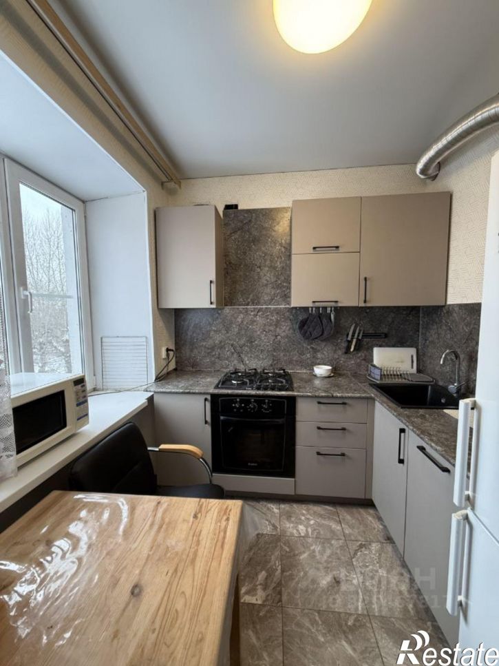 2-комн квартира улица Короленко, 113,  д. 113