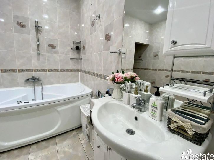 3-комн квартира улица Туфана Миннуллина, 8В/15,  д. 8В/15