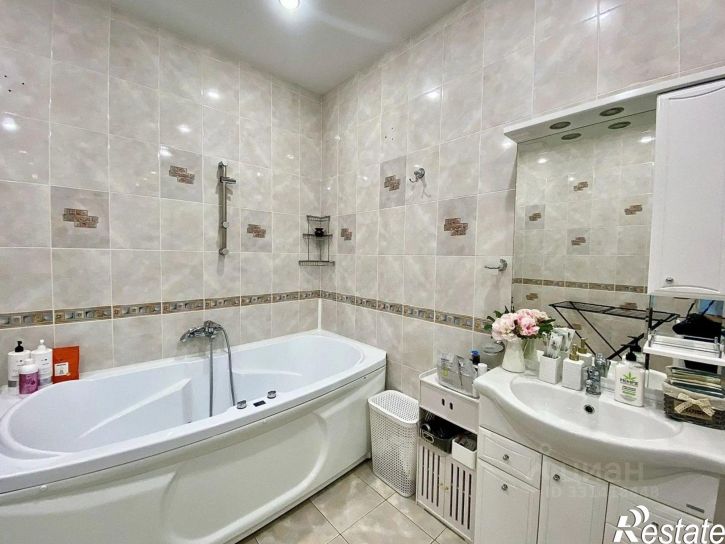 3-комн квартира улица Туфана Миннуллина, 8В/15,  д. 8В/15