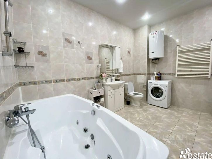 3-комн квартира улица Туфана Миннуллина, 8В/15,  д. 8В/15