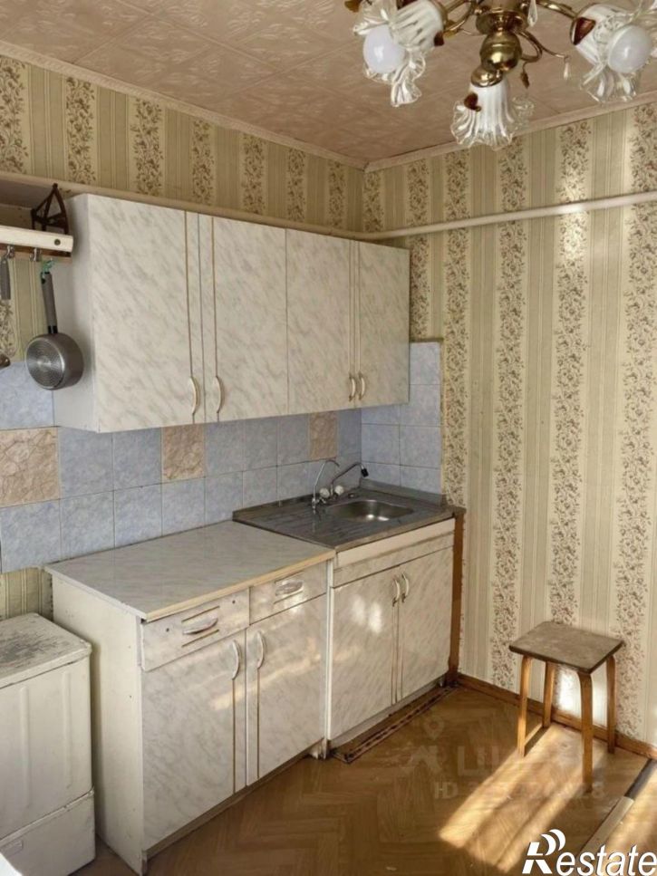 2-комн квартира улица Юлиуса Фучика, 44,  д. 44