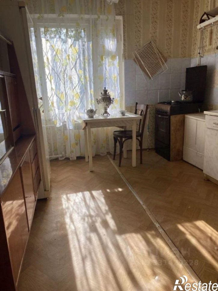 2-комн квартира улица Юлиуса Фучика, 44,  д. 44