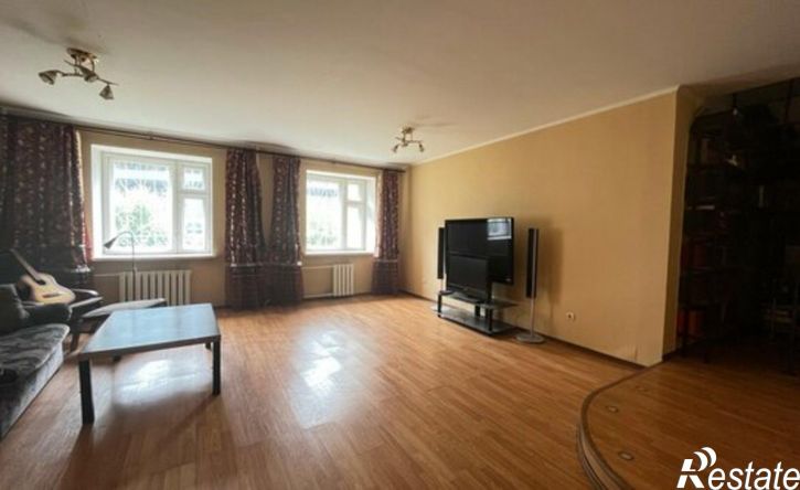 4-комн квартира ул Блюхера, 4,  д. 4