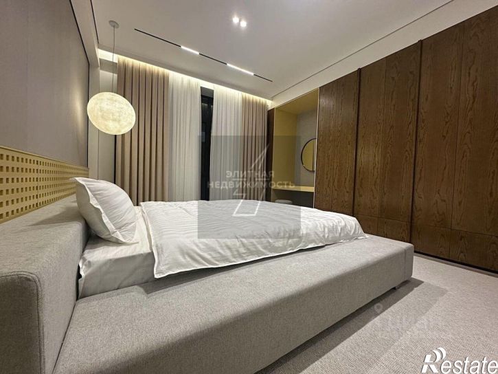 2-комн квартира проспект Альберта Камалеева, 1,  д. 1