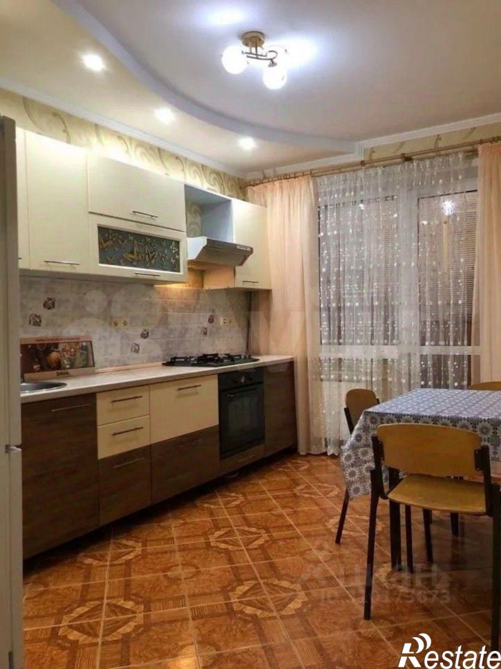 2-комн квартира улица Юлиуса Фучика, 86,  д. 86