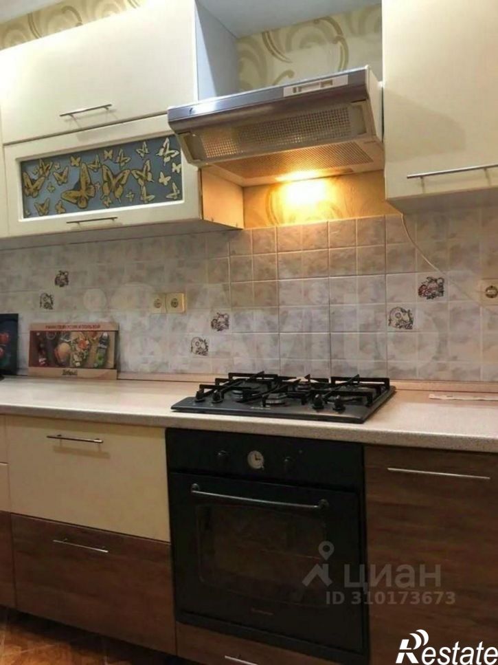 2-комн квартира улица Юлиуса Фучика, 86,  д. 86