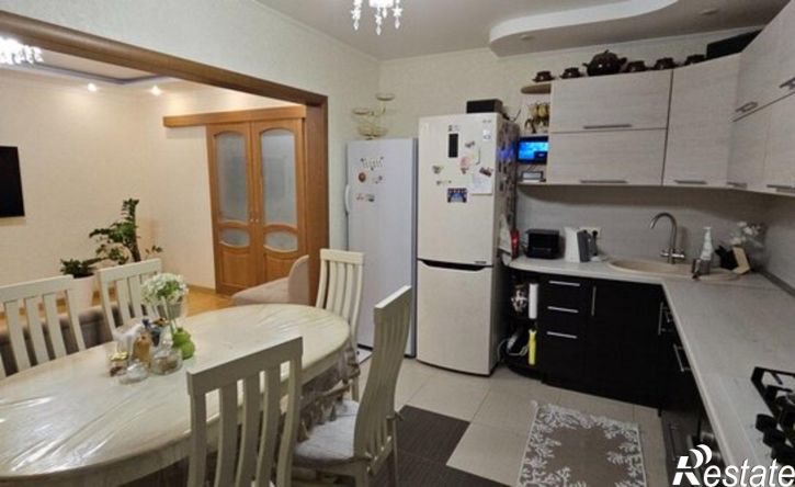 4-комн квартира улица Блюхера, 4,  д. 4