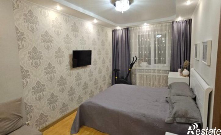 4-комн квартира улица Блюхера, 4,  д. 4
