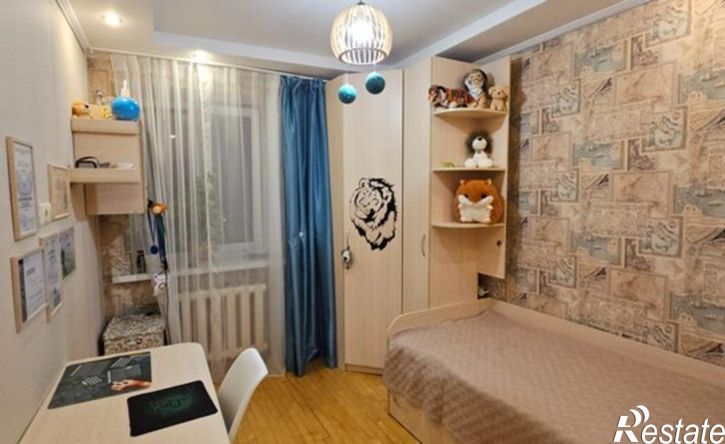 4-комн квартира улица Блюхера, 4,  д. 4
