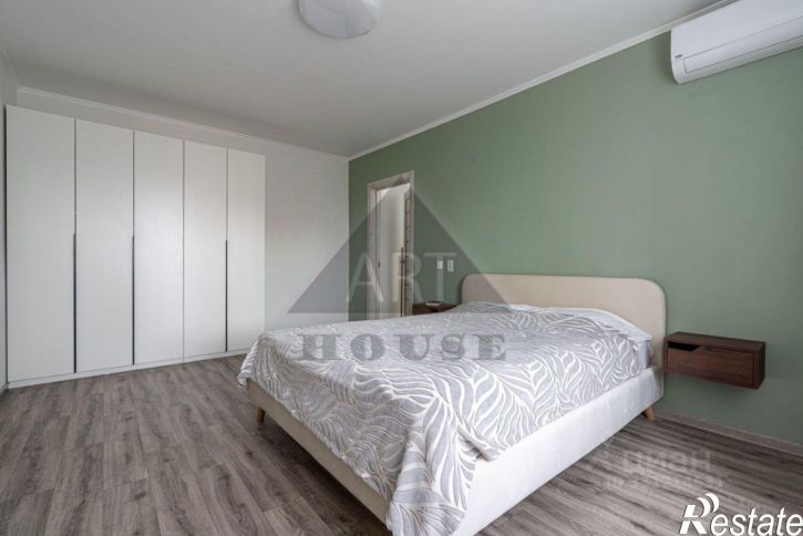 2-комн квартира улица Александра Курынова, 10 к2,  д. 10 к2
