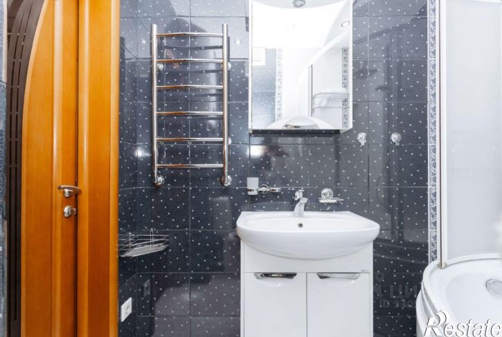 3-комн квартира ул Лазарева, 3,  д. 3